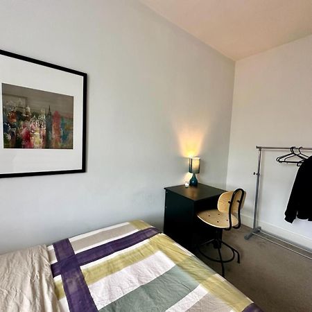 Whitechapel Station Rooms London Kültér fotó