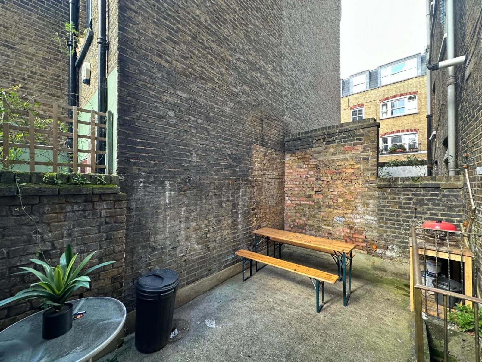 Whitechapel Station Rooms London Kültér fotó